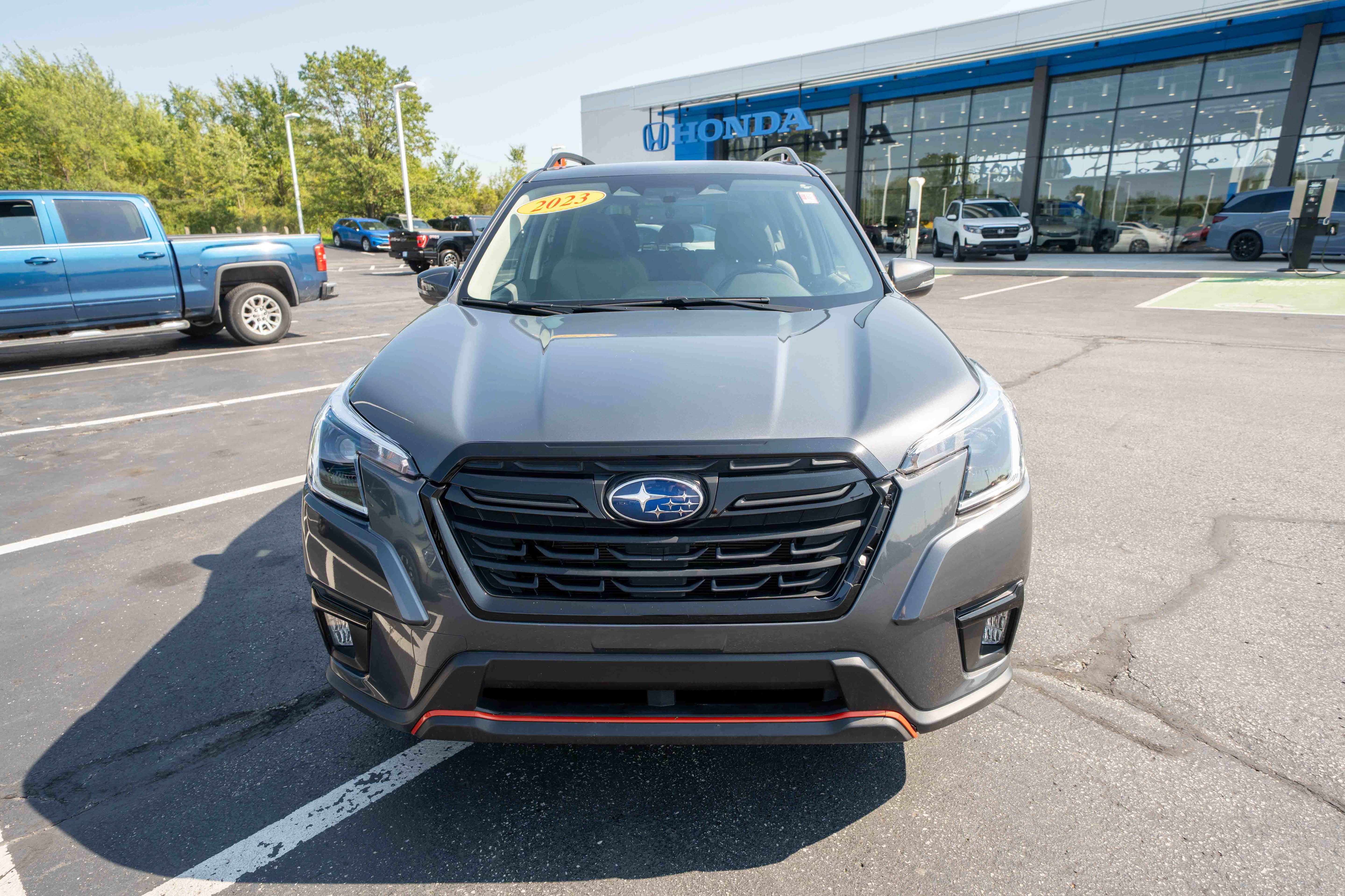 Used 2023 Subaru Forester Sport w/ Popular Package #2 AWD/4WD image 2