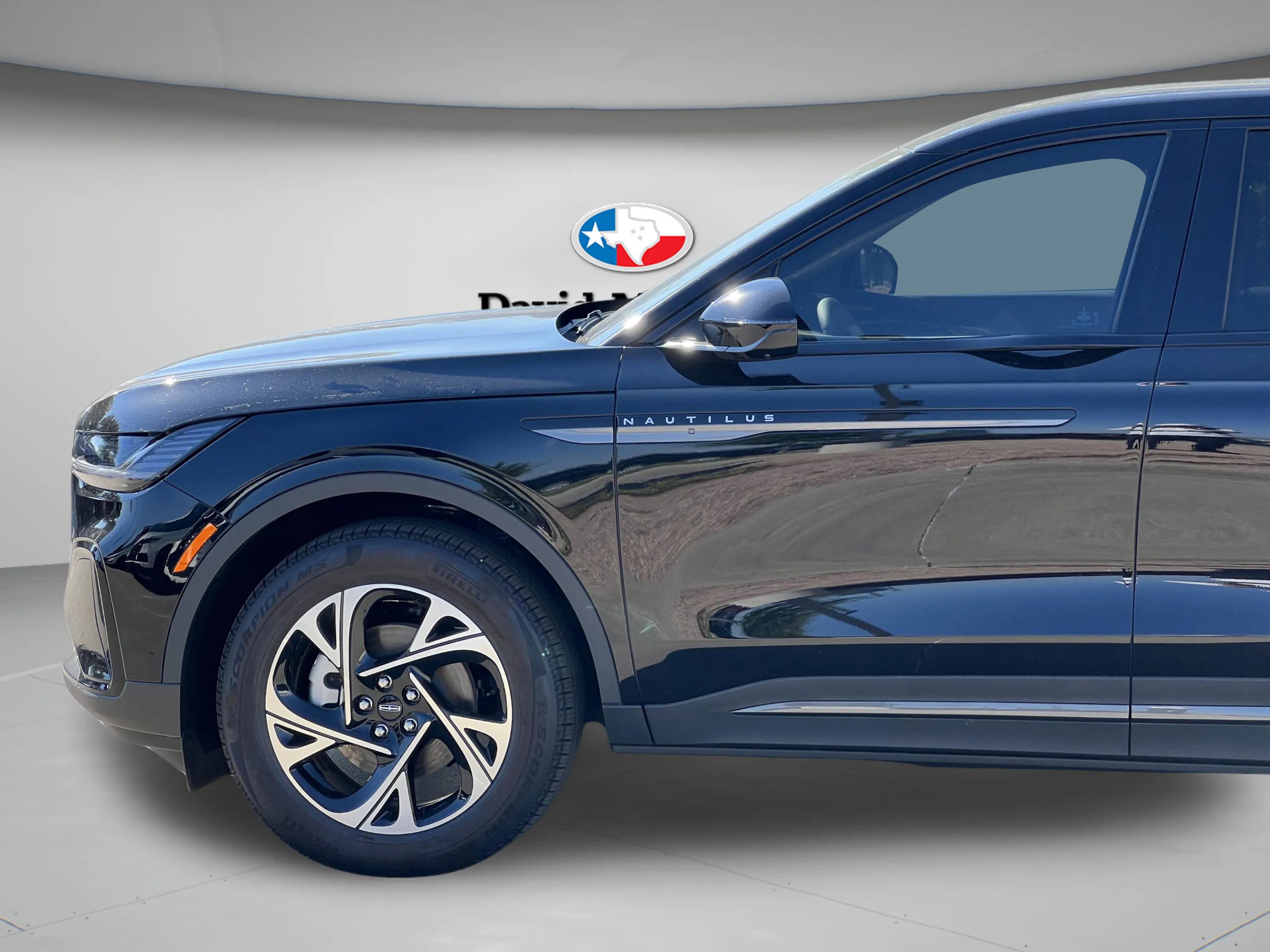 New 2025 Lincoln Nautilus Premier w/ Equipment Group 102A image 10