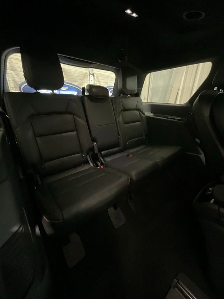 Used 2025 Lincoln Navigator Black Label image 13