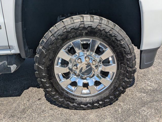 Used 2017 GMC Sierra 2500 Denali w/ Duramax Plus Package image 12