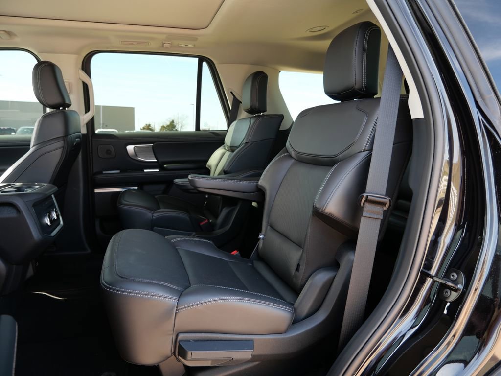 New 2025 Ford Expedition Platinum w/ Driver's Package image 13