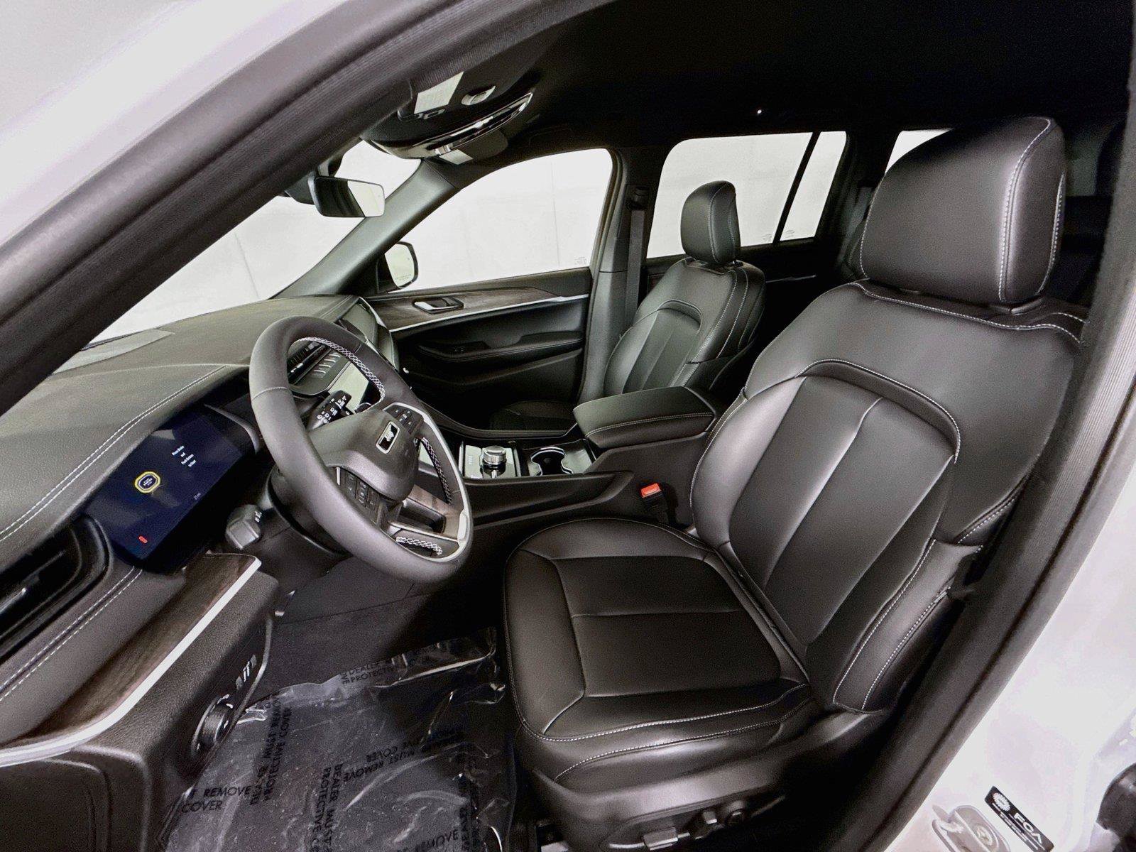 New 2027 Jeep Grand Cherokee Limited AWD/4WD image 15