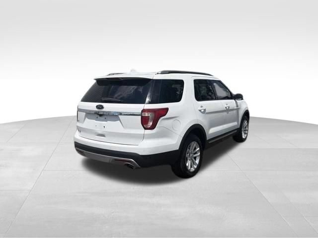Used 2017 Ford Explorer XLT FWD image 7