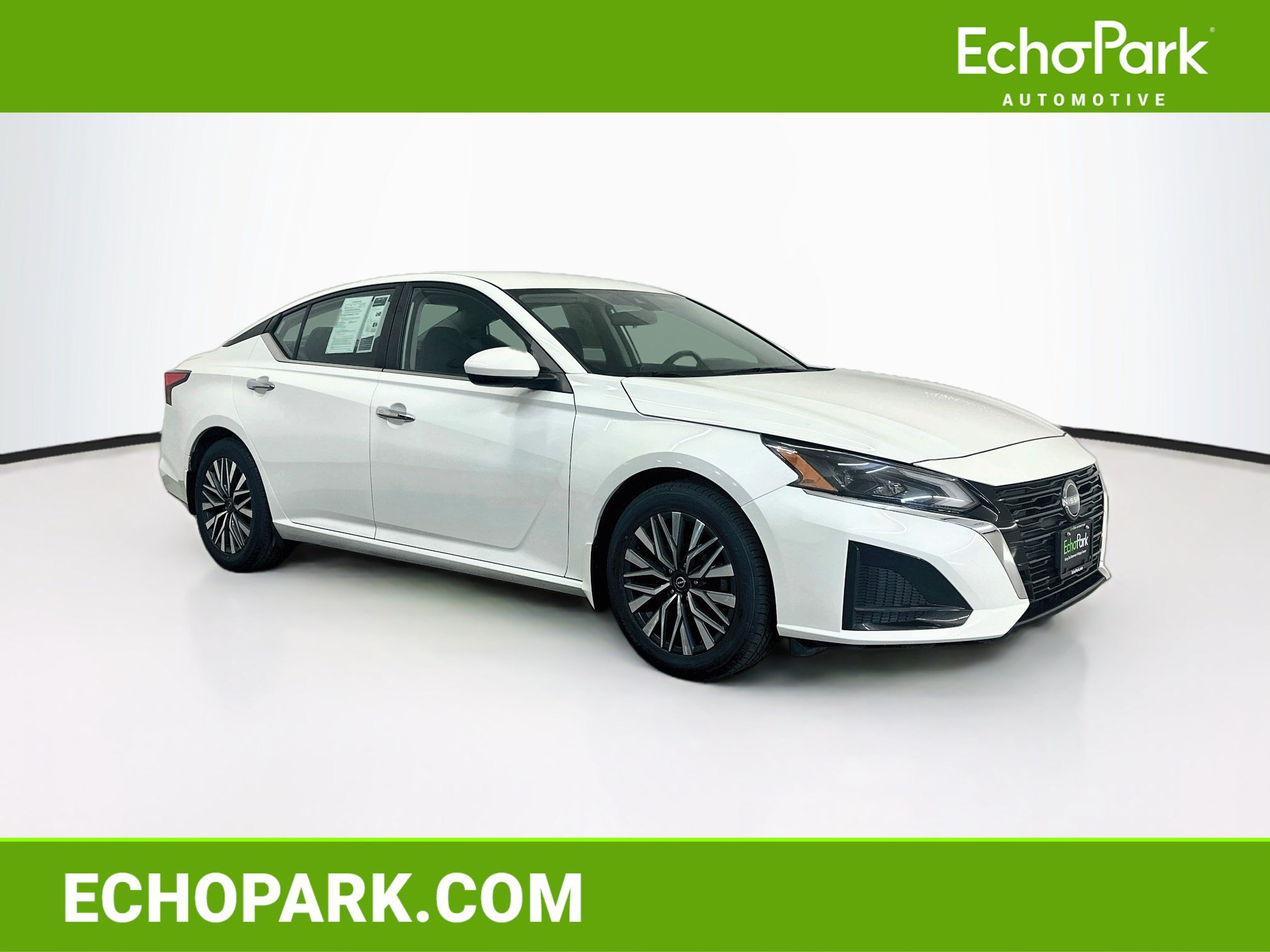 Used 2023 Nissan Altima 2.5 SV FWD image 1