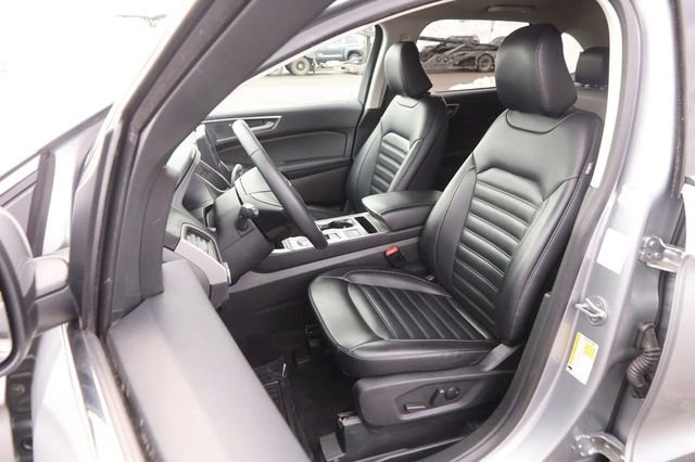 Used 2024 Ford Edge SEL image 8