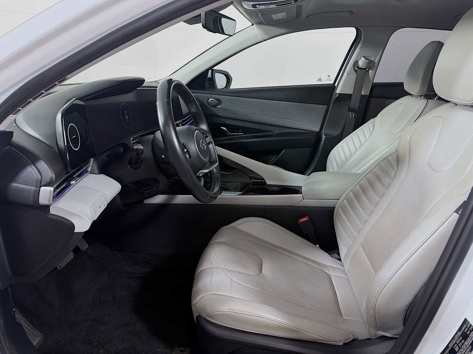 Used 2021 Hyundai Elantra Limited w/ Cargo Package image 19