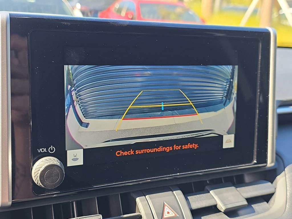Used 2023 Toyota RAV4 SE image 27