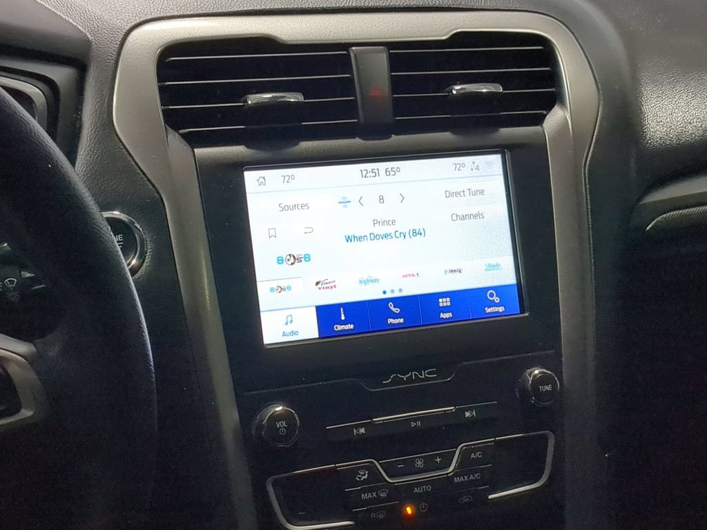 Used 2020 Ford Fusion SE FWD image 32