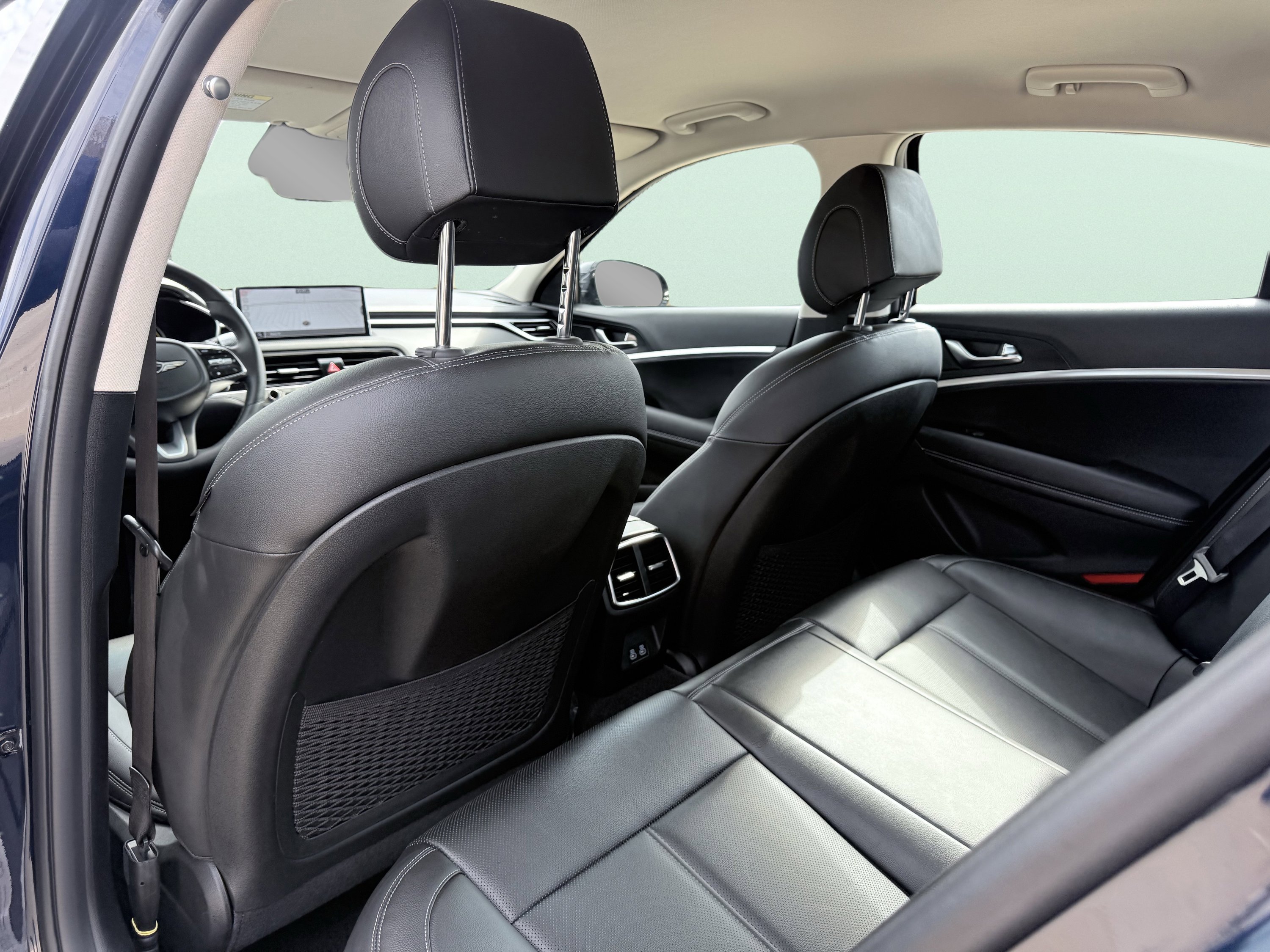 Used 2026 Genesis G70 2.5T image 33