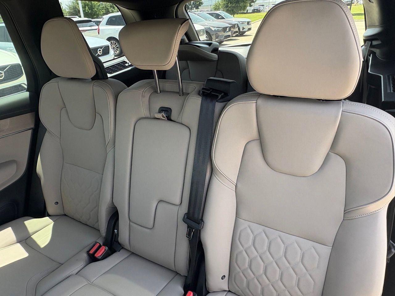 New 2026 Volvo XC90 B6 Plus w/ Protection Package Premier AWD/4WD image 22