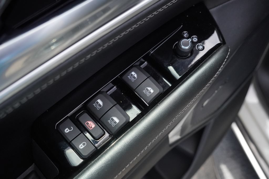 Certified 2022 Jeep Wagoneer Series II RWD image 17