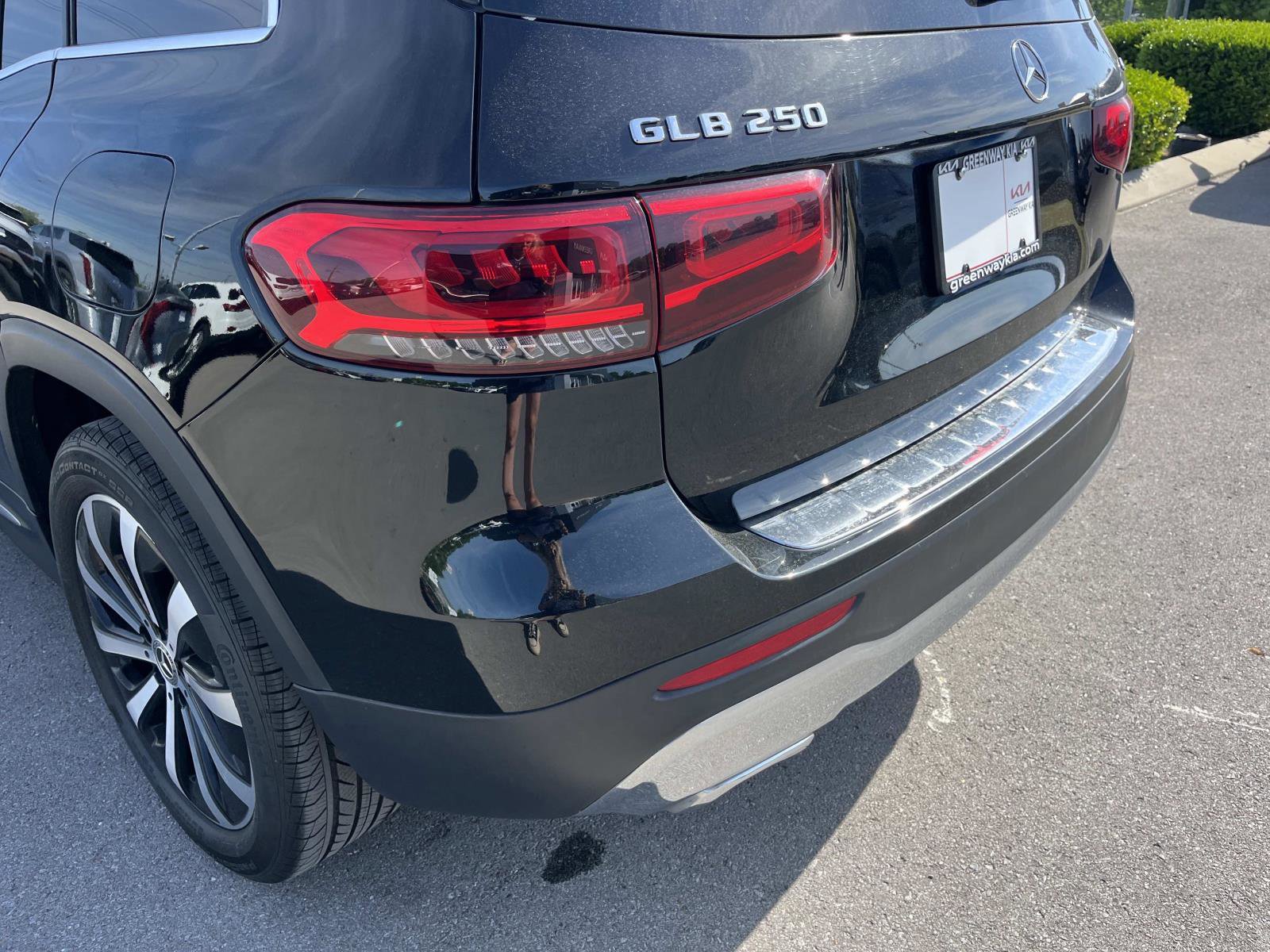 Used 2023 Mercedes-Benz GLB 250 4MATIC image 9