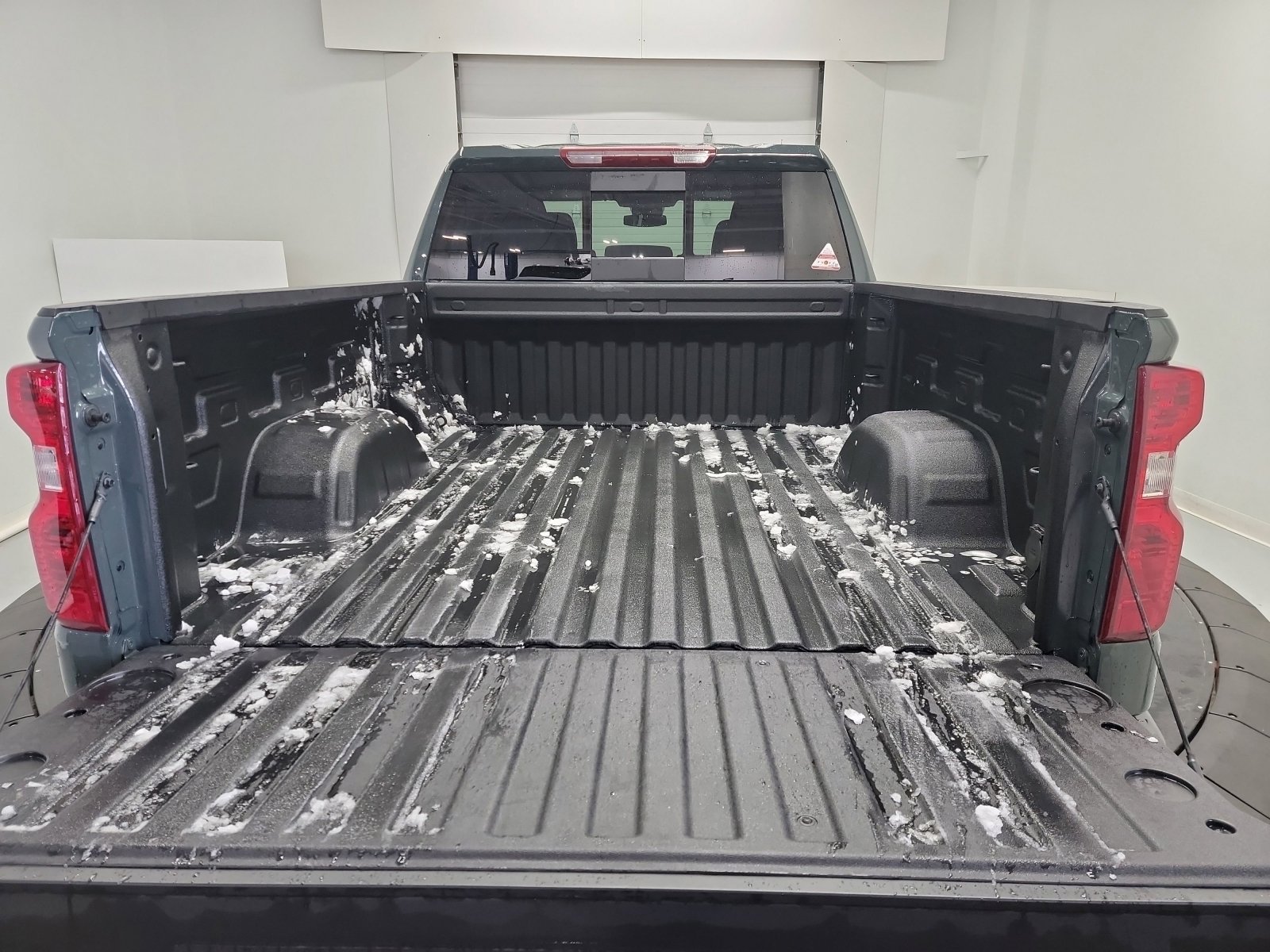 Used 2025 Chevrolet Silverado 1500 LT w/ Convenience Package II image 25