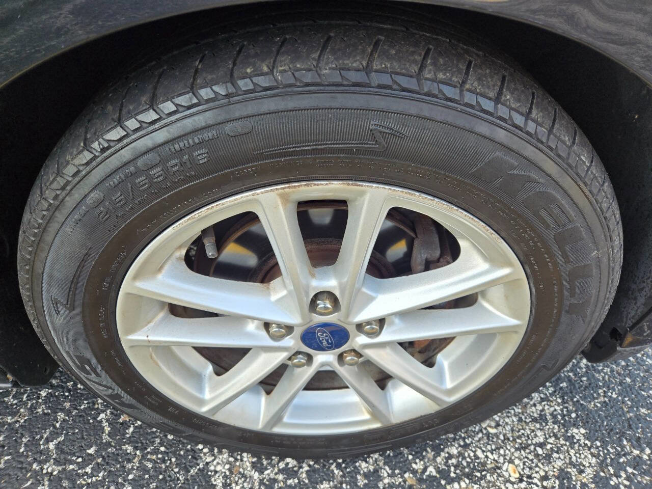 Used 2015 Ford Focus SE image 39