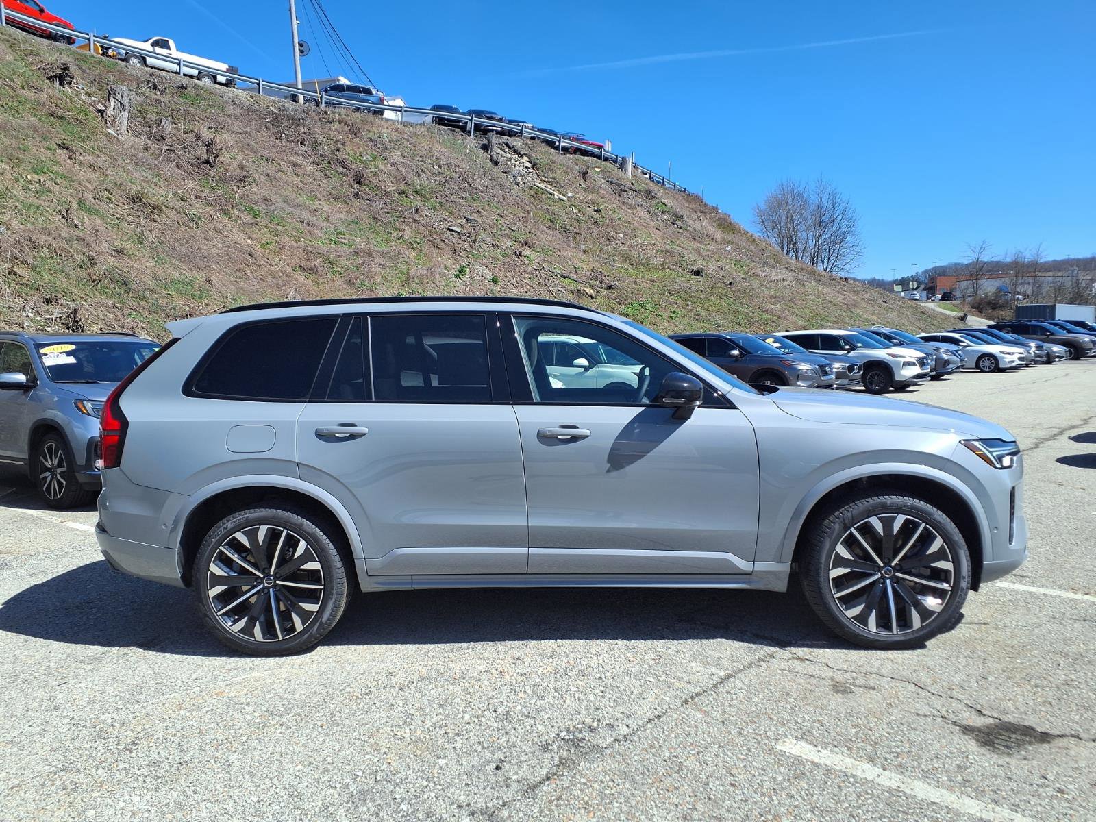 New 2026 Volvo XC90 T8 Ultra w/ Protection Package Premier image 2