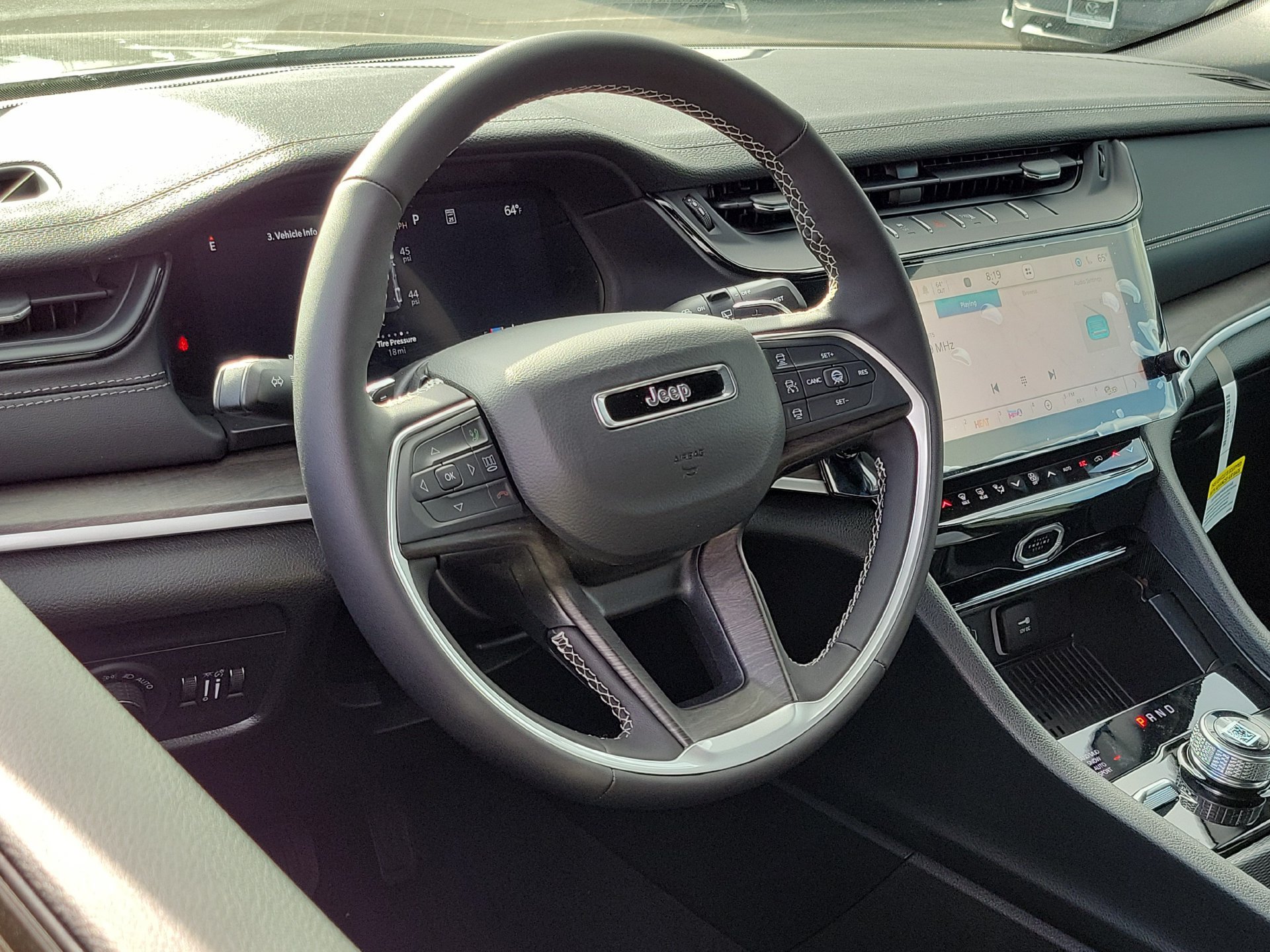 New 2026 Jeep Grand Cherokee Altitude AWD/4WD image 3