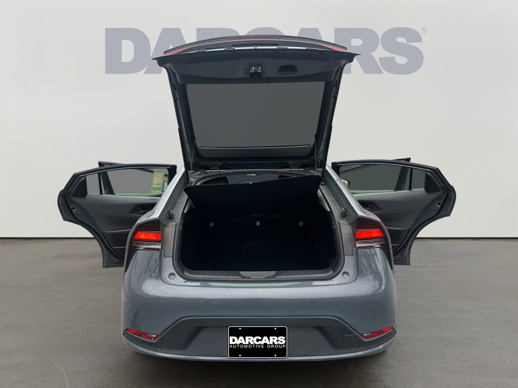 Used 2024 Toyota Prius LE image 28