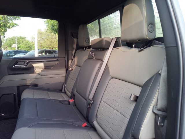 Used 2025 Chevrolet Silverado 2500 ZR2 w/ Technology Package image 15