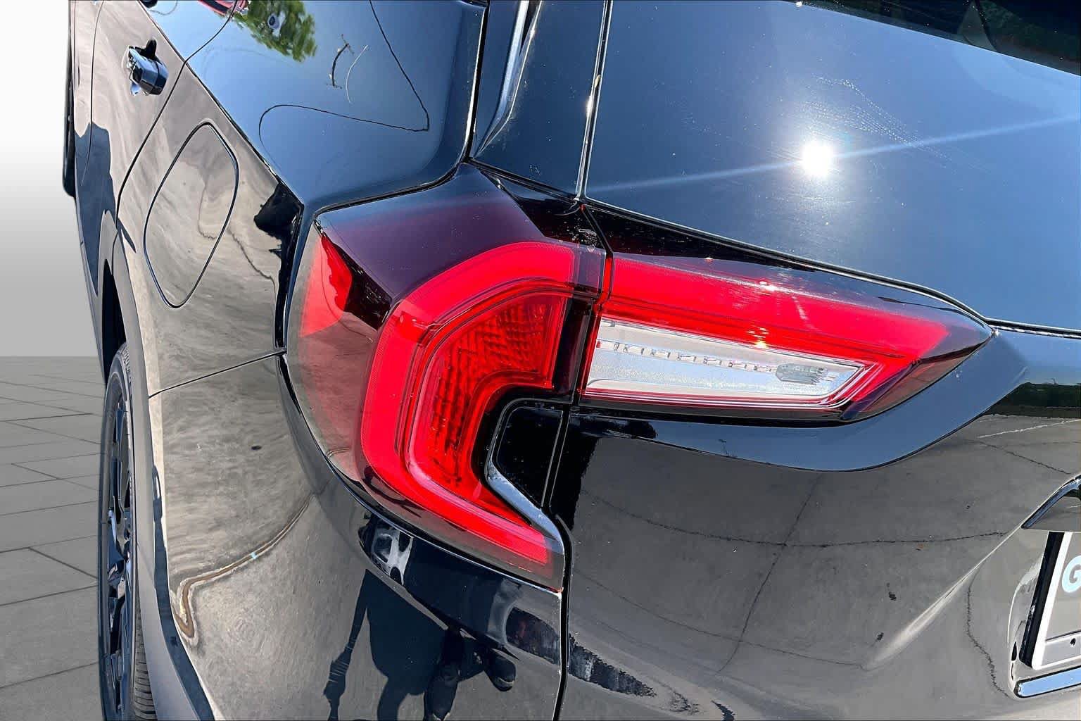 Used 2024 GMC Terrain SLE w/ Driver Convenience Package FWD image 56