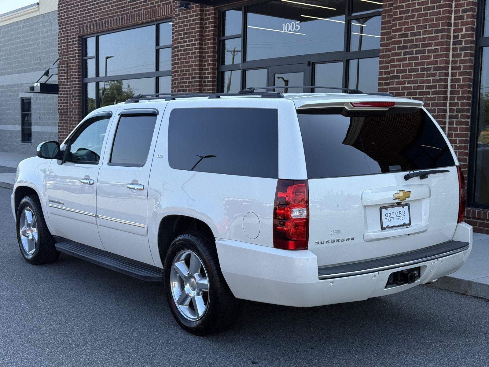 Used 2014 Chevrolet Suburban LTZ RWD image 4