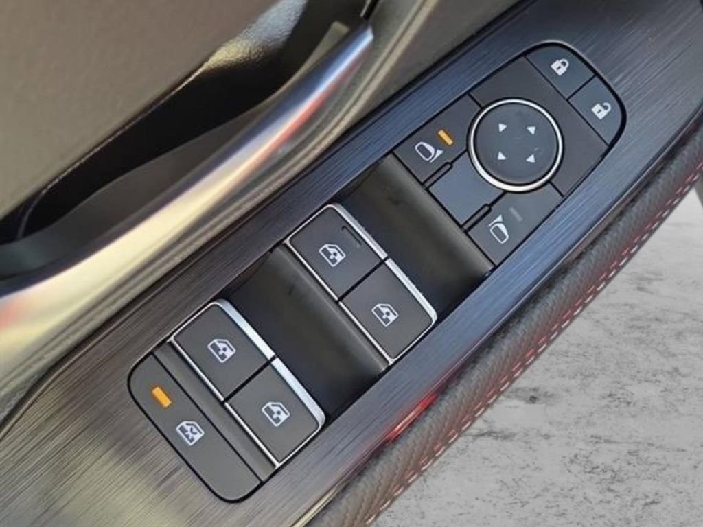 New 2026 Nissan Kicks SR w/ Cold Weather Package image 7