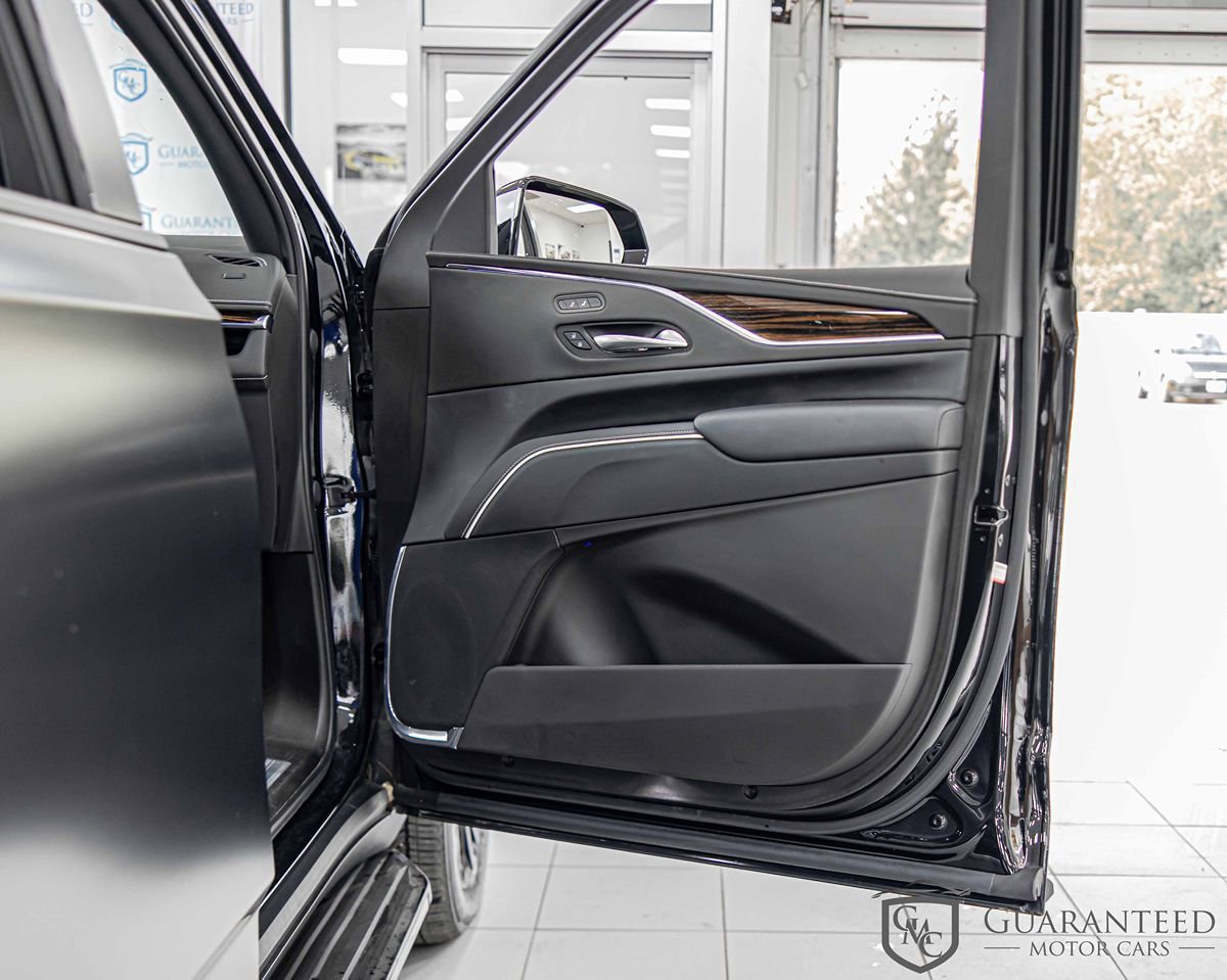Used 2023 Cadillac Escalade Luxury w/ LPO, Floor Liner Package AWD/4WD image 41