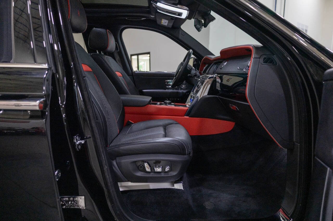 Used 2020 Rolls-Royce Cullinan AWD/4WD image 30