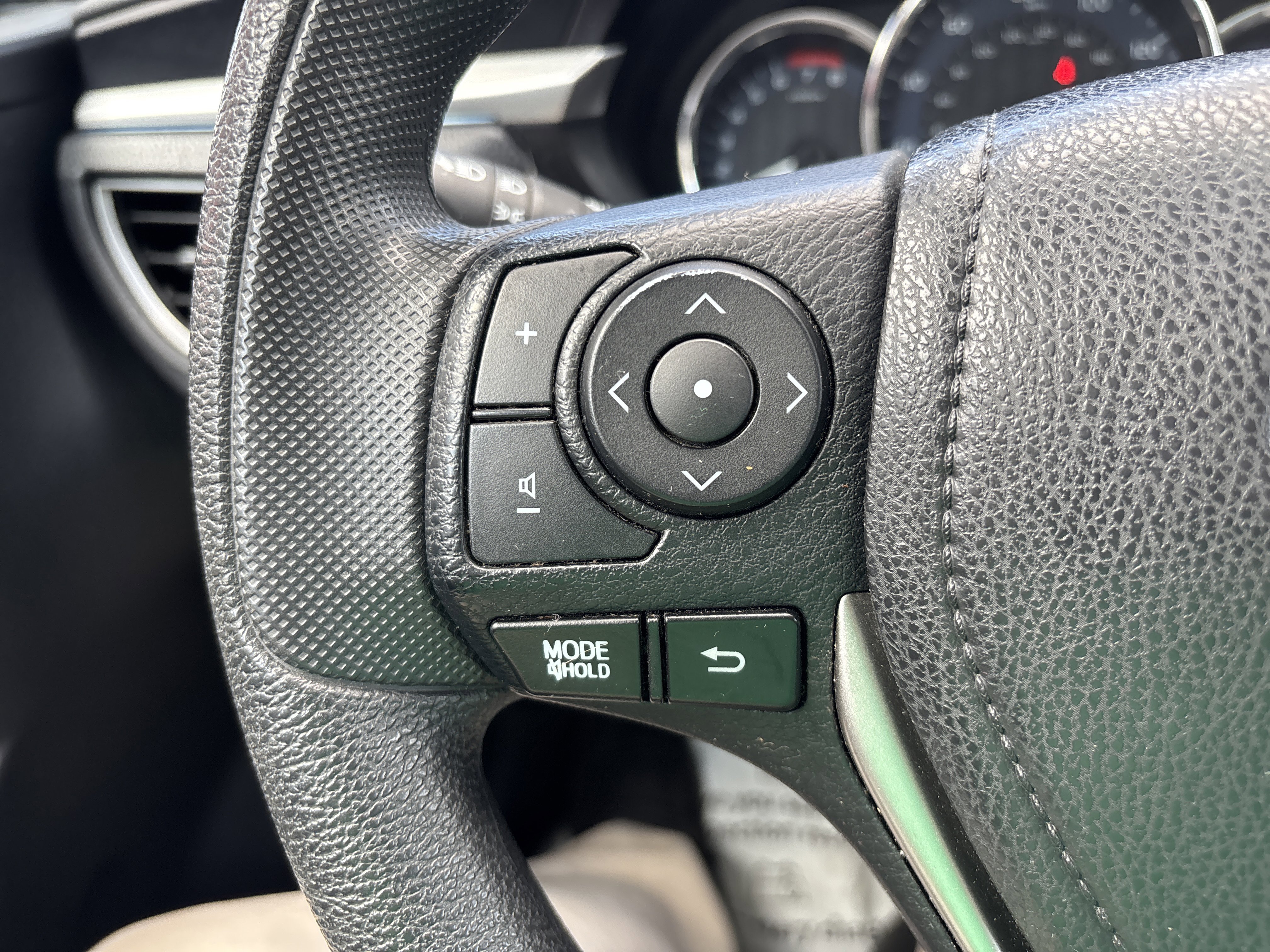 Used 2015 Toyota Corolla LE Premium FWD image 19
