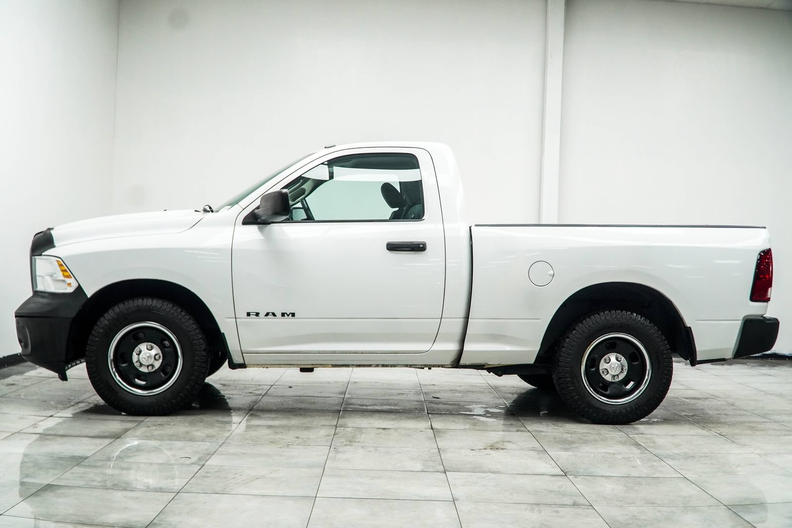Used 2015 RAM 1500 Tradesman w/ Popular Equipment Group RWD image 10