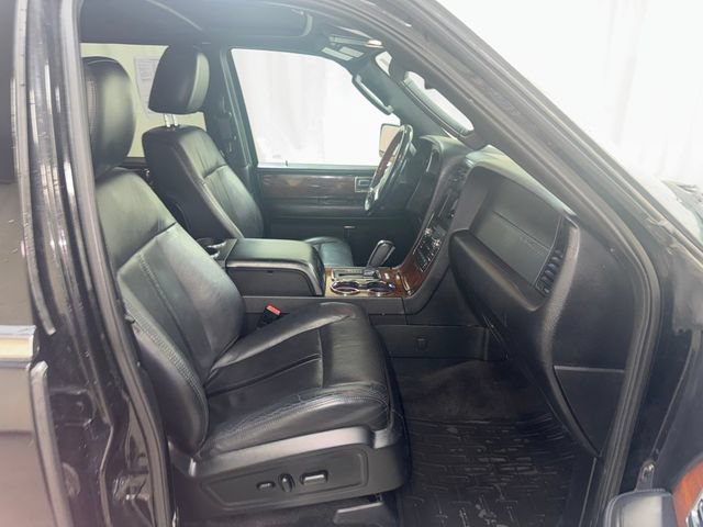 Used 2015 Lincoln Navigator 4WD image 39