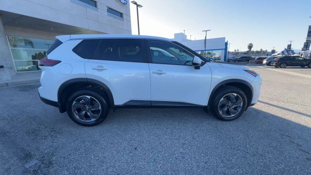 Used 2025 Nissan Rogue SV image 9