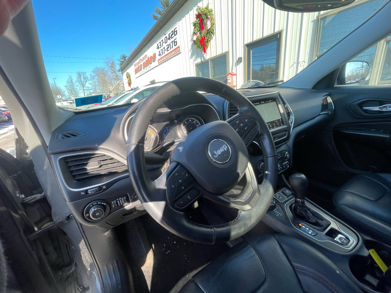 Used 2019 Jeep Cherokee Trailhawk image 12
