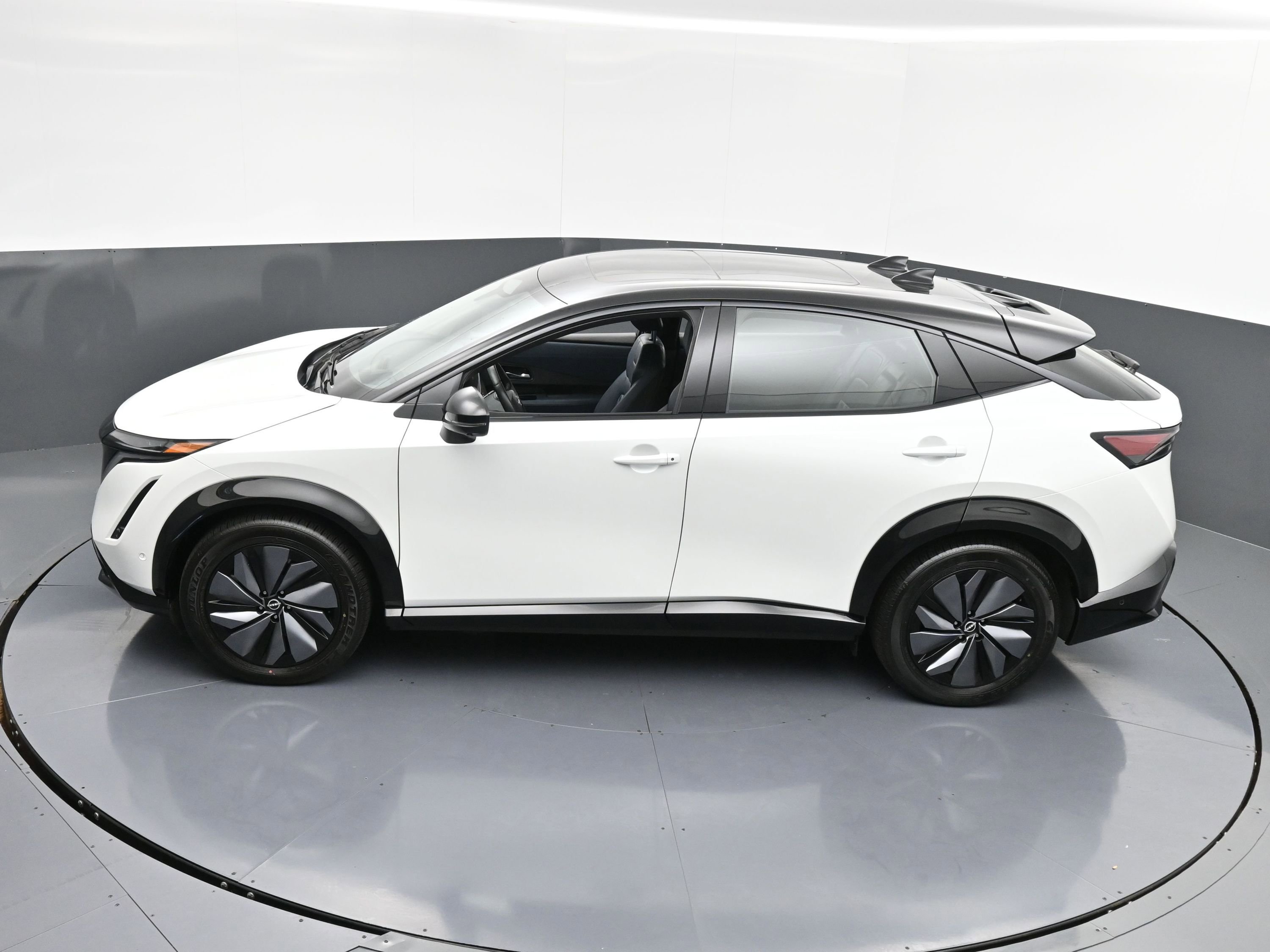 Used 2023 Nissan Ariya image 33