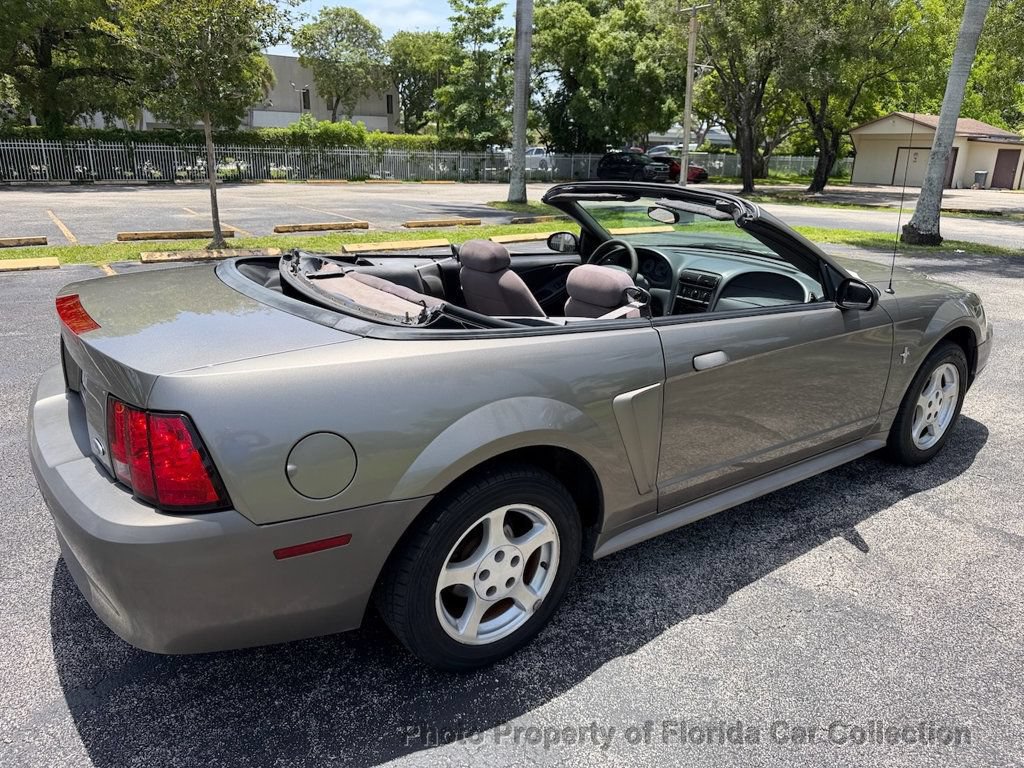 Used 2002 Ford Mustang Convertible RWD image 4