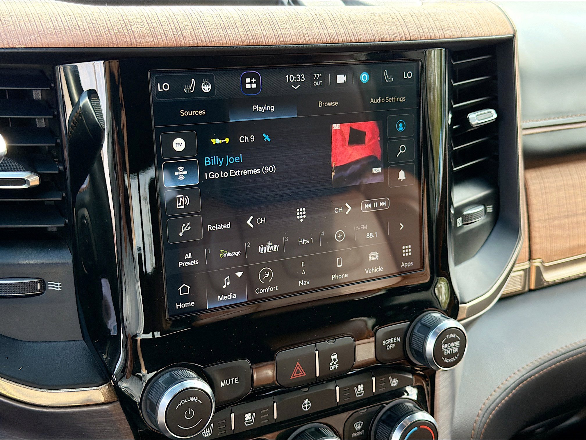 Used 2023 RAM 2500 Limited image 30