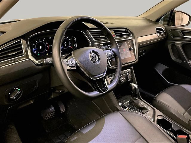 Used 2020 Volkswagen Tiguan SEL AWD/4WD image 13