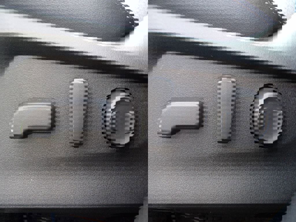 Used 2024 Subaru Forester Touring w/ Convenience Package image 16