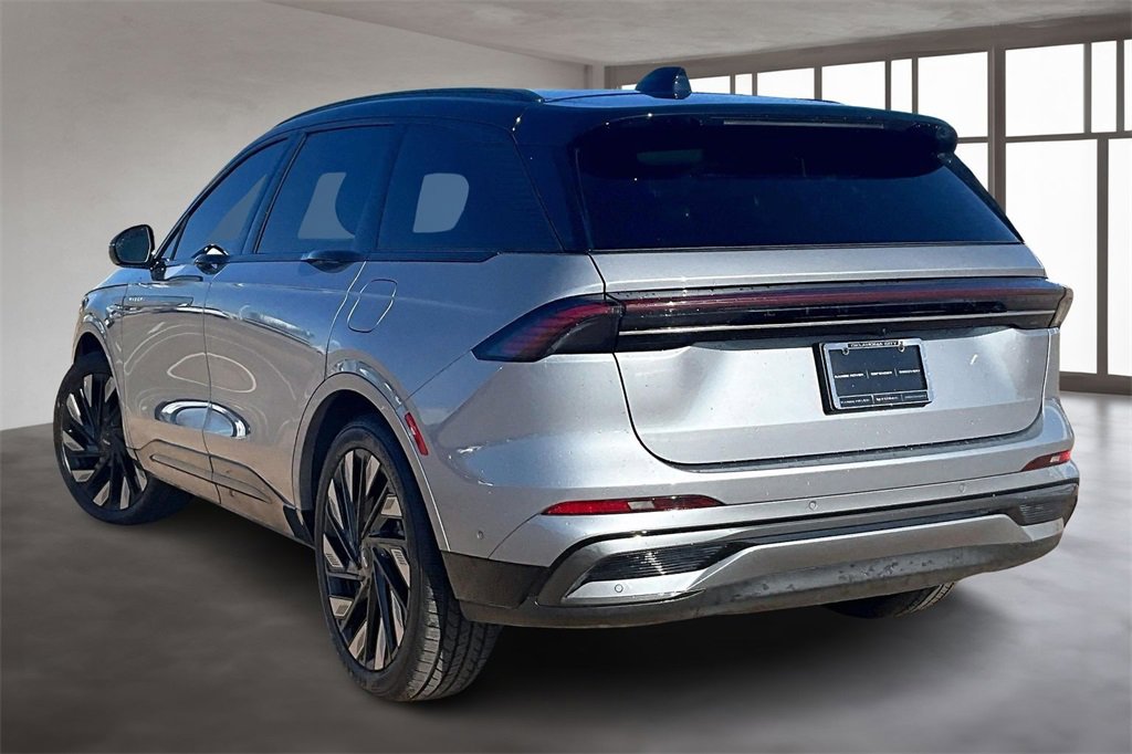 Used 2024 Lincoln Nautilus Reserve w/ Equipment Group 202A image 12