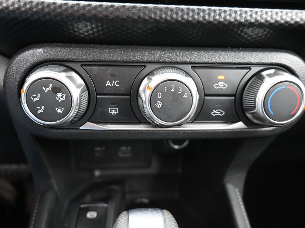 Used 2024 Nissan Kicks SV image 16