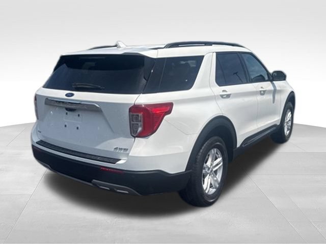 Used 2023 Ford Explorer XLT w/ Equipment Group 202A AWD/4WD image 3