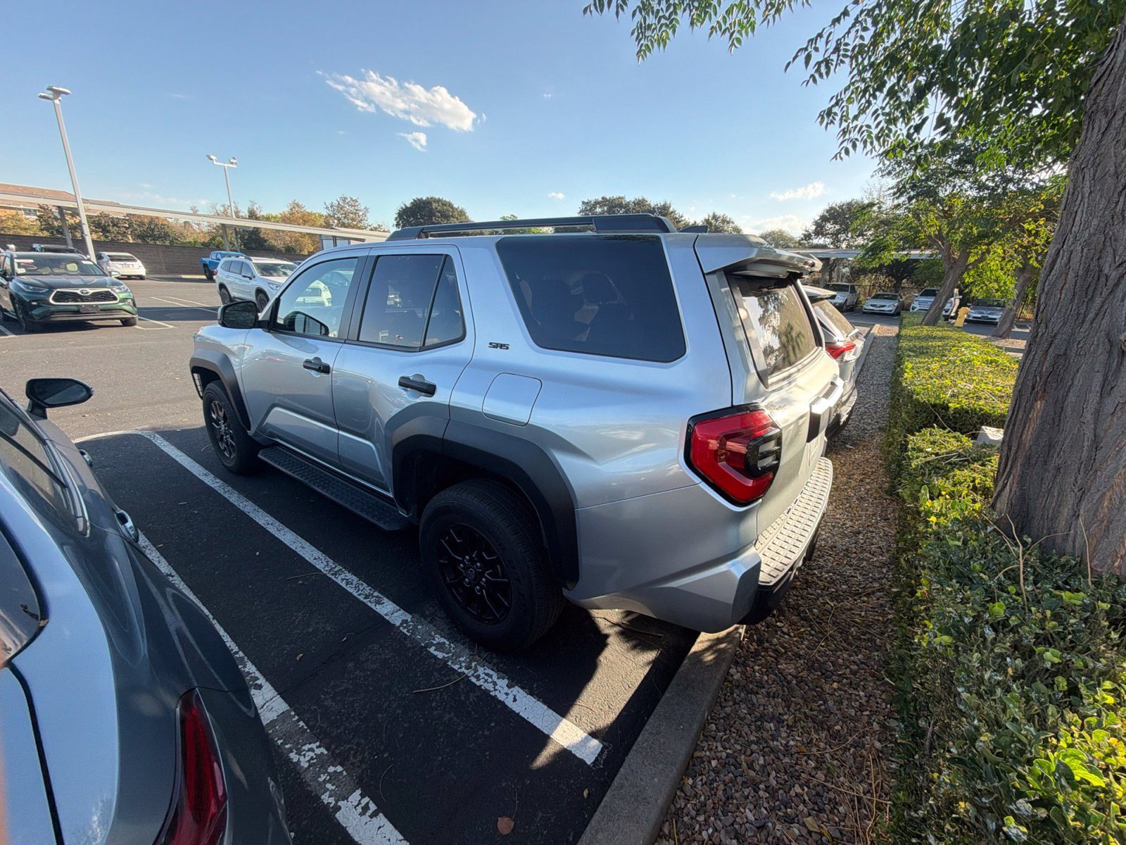 Used 2025 Toyota 4Runner SR5 AWD/4WD image 5