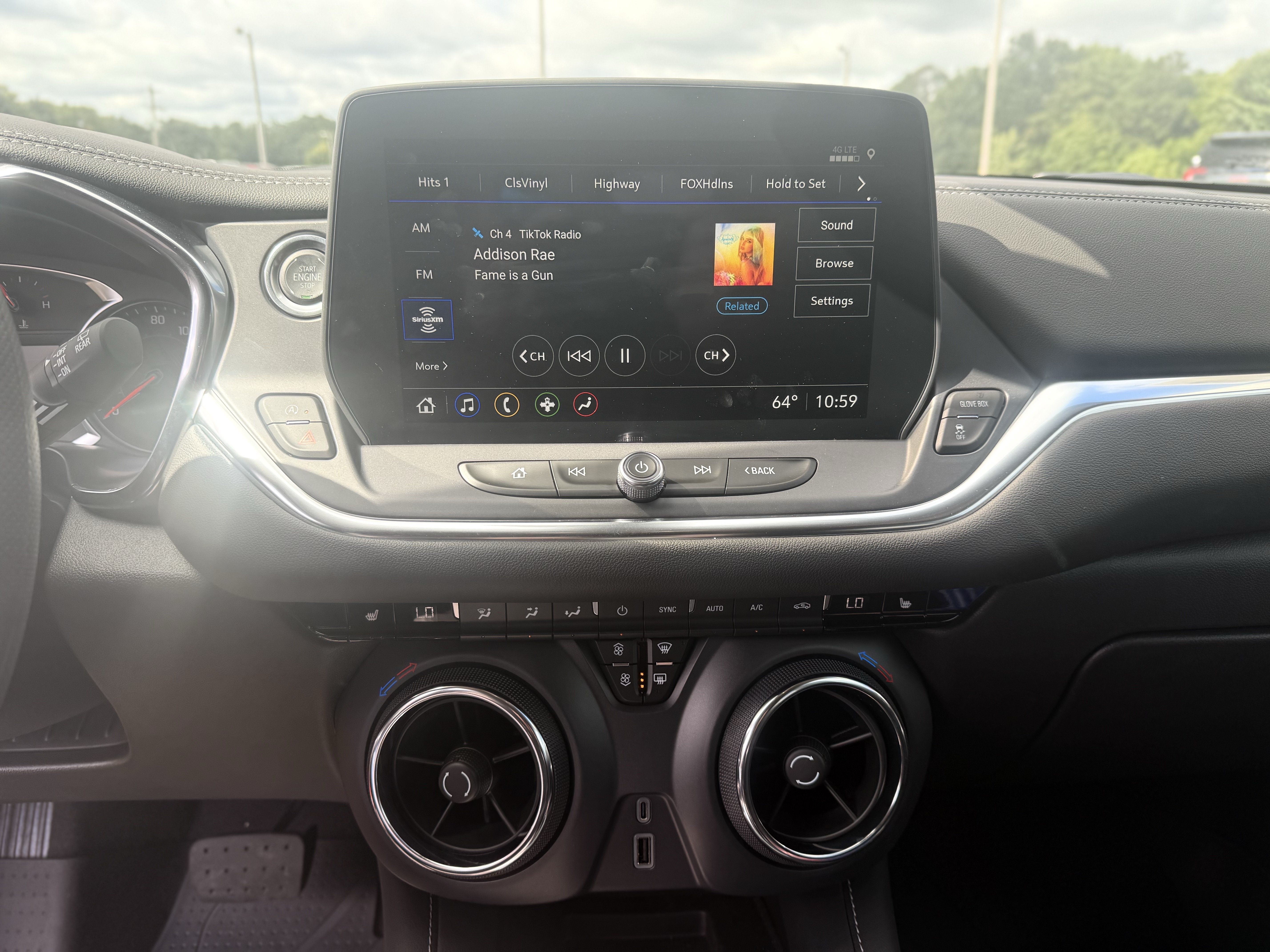 New 2025 Chevrolet Blazer LT w/ Convenience Package FWD image 18