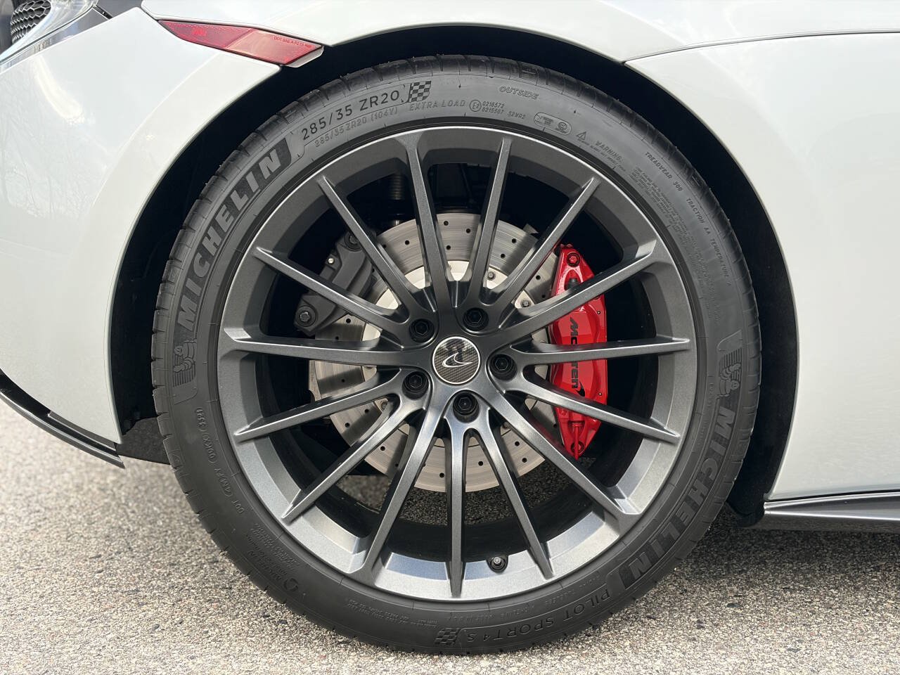 Used 2017 McLaren 570S RWD image 14