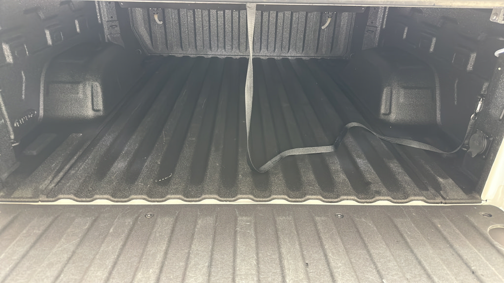Used 2023 Chevrolet Silverado 1500 LTZ w/ Technology Package AWD/4WD image 9