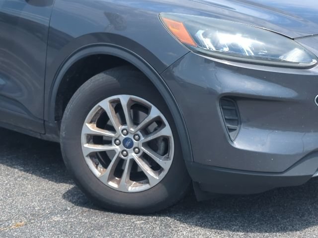 Used 2020 Ford Escape SE FWD image 2