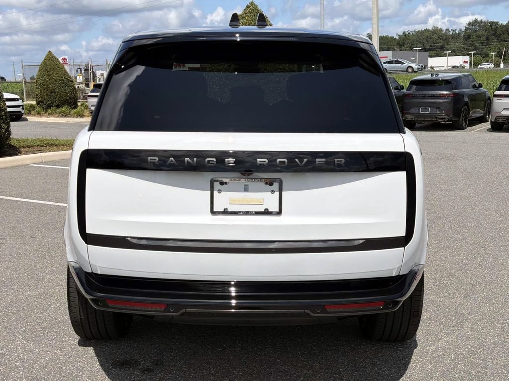 New 2026 Land Rover Range Rover Long Wheelbase SE AWD/4WD image 4