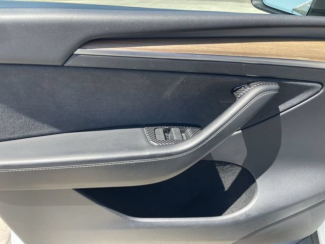 Used 2023 Tesla Model Y Long Range AWD/4WD image 23
