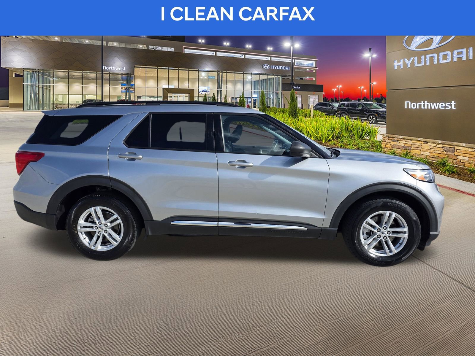 Used 2023 Ford Explorer XLT w/ Equipment Group 202A RWD image 6