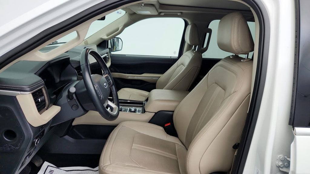 Used 2023 Ford Expedition Limited image 21