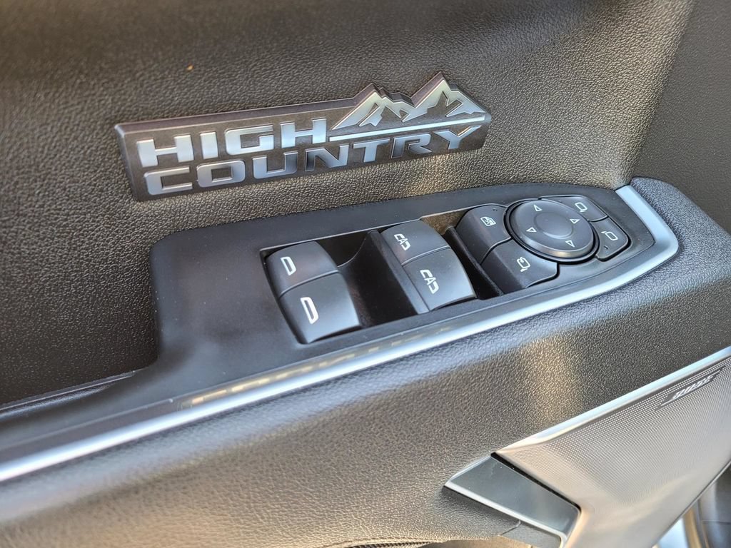 Used 2025 Chevrolet Silverado 1500 High Country AWD/4WD image 20